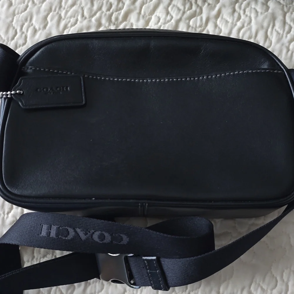 * Like New * Coach belt bag - Picture 4 of 9